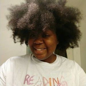 Meet your Posher, Selena